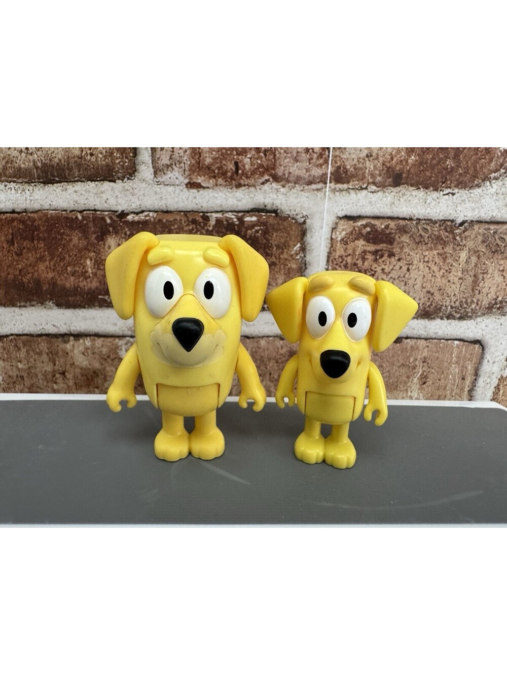 Bluey Friend LUCKY and LUCKY'S DAD Pat Yellow Lab Dog Replacement Figures Blue